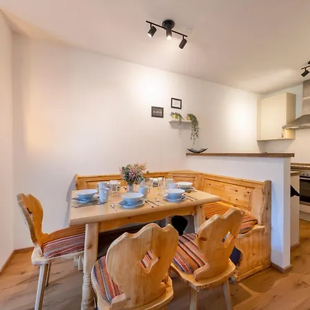 Haus Aineckblick 2 *