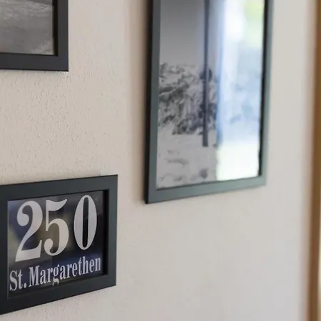 Haus Aineckblick 2 شقة